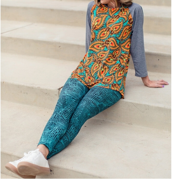 Lularoe Mickey Mouse Randy Top 2XL - Picture 10 of 10